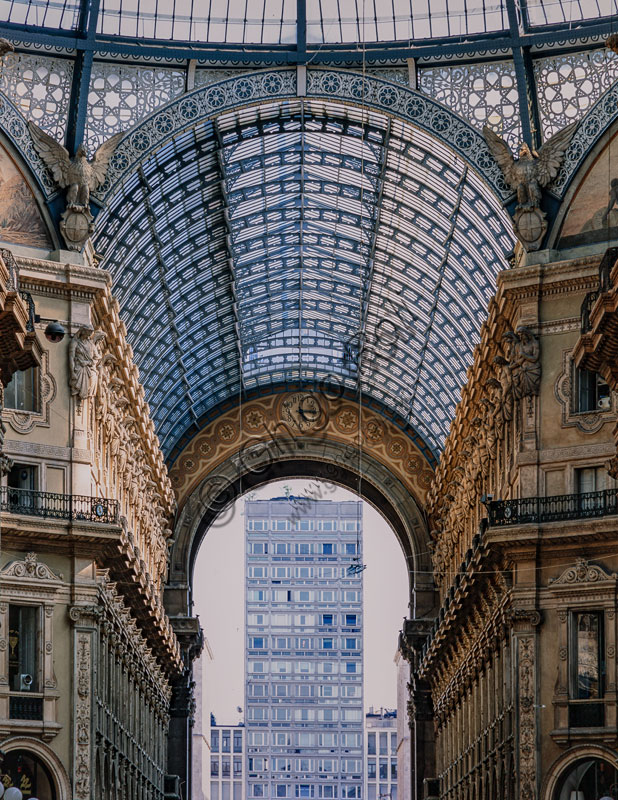  Vittorio Emanuele II Gallery, open in 1867: view towards Duomo square.
