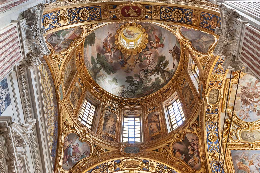Genoa, Basilica of SS. Annunziata del Vastato, the chapter on the right of the greatest one: the dome with frescoes by Giovanni Battista Carlone.