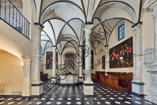 Genova, Duomo (Cattedrale di S. Lorenzo),  Battistero (già Chiesa di San Giovanni il Vecchio): veduta dell'interno.
