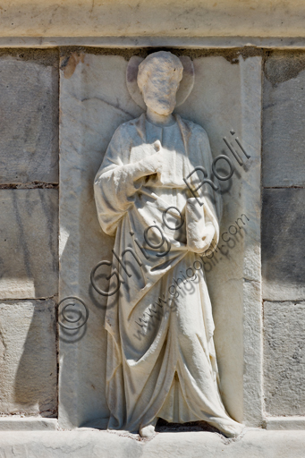 , Genoa, Duomo (St. Lawrence Cathedral), dome, tambour: “St. Peter”, figurative panel (XVI century).