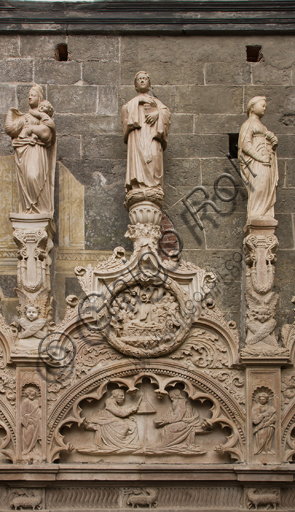 Genoa, Duomo (St. Lawrence Cathedral), inside, Chapel of St. John the Baptist: upper part of the front elevation, second small span (of five) starting from the right, with sculptures by Domenico, Giovanni ed Elia Gagini (1448-1450 ca.). On the top, the statues of Charity, St. Lawrence and Temperance