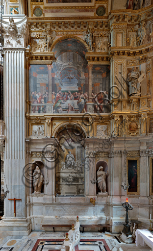 , Genoa, Duomo (St. Lawrence Cathedral), inside, The Lercari Chapel or The Chapel of the Blessed Sacrament (Northern apse): full view of the Northern side (the left one).