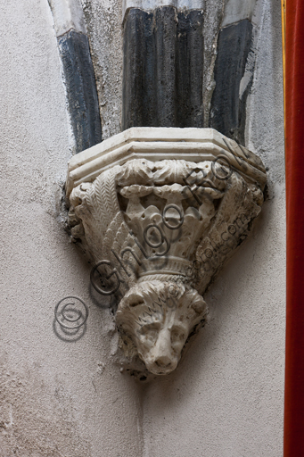 , Genoa, Duomo (St. Lawrence Cathedral), inside, Northern aisle, De Marini Chapel, the vault: "keystone of the North West corner, with the symbol of the evangelist Mark", by Giovanni Gagini, 1452.