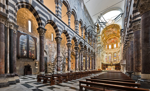 Genova, Duomo (Cattedrale di S. Lorenzo), interno: veduta della navata centrale da Nord-Ovest.
