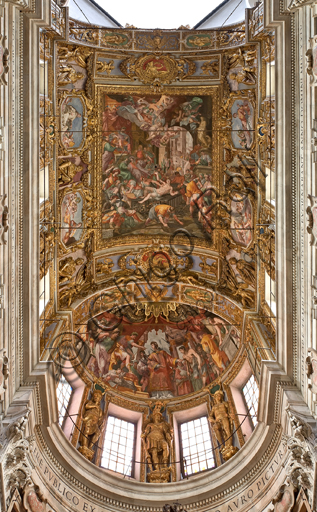 , Genoa, Duomo (St. Lawrence Cathedral), inside, the presbitery vault and apse: view of the frescoes of the ceiling, by Lazzaro Tavarone.