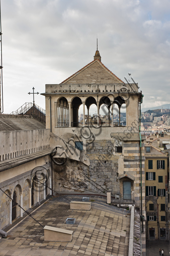 , Genoa, Duomo (St. Lawrence Cathedral): the loggia of Giovanni Gandria that completes the left bell tower which was never finished.