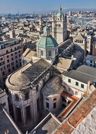 Genova, Duomo (Cattedrale di S. Lorenzo): l’abside della navata centrale, l’abside della navata settentrionale da nord-est.