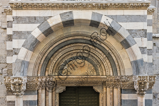 , Genoa, Duomo (St. Lawrence Cathedral), South side, the doorway of St. Gotthard (1155 - 1160): the lunette.