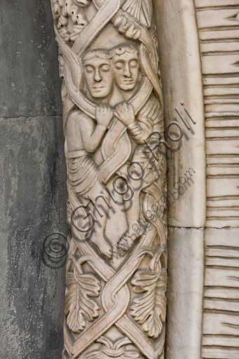 , Genoa, Duomo (St. Lawrence Cathedral), South side, the doorway of St. Gotthard (1155 - 1160), the lunette, external fascia: “Personages facing one another”, by Lombard - Emilian workshop, “Second Master” of the doorway of St. Gotthard. 