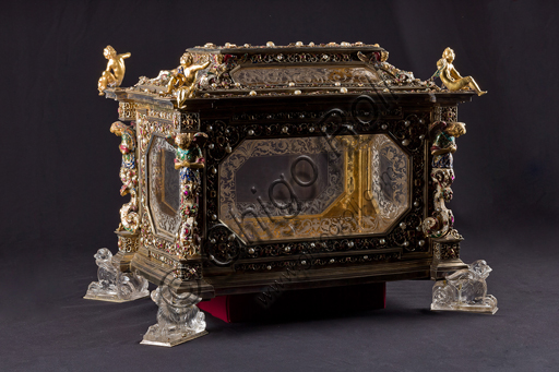   Genoa, Museum of the Treasury of the Cathedral of San Lorenzo: Cabinet of the ashes of St. John the Baptist. Florentine manufacture; XVI-XVII century; silver gilt, enamel, pearls, semi-precious stones. It was probably a jewelry box, that belonged to the Pinceti family who sold it to the Cathedral.