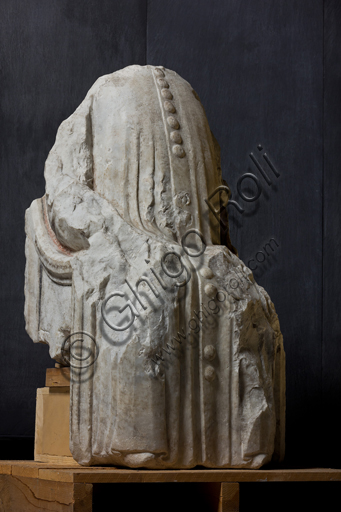 Genoa, Museum of St. Augustine: statue representing Leonardo Montaldo, tenth doge of the Genoa Republic, by Genoa sculptor, 1384.