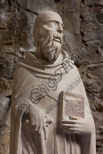 Genova, Museo Diocesano: monumento funerario del cardinale Luca Fieschi. È opera di della scuola di Giovanni di Balduccio da Pisa, 1336 circa.Particolare.