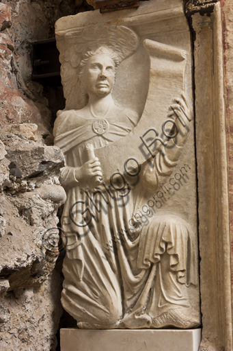 , Genova, the Diocesan Museum: the funeral monument of Cardinal Luca Fieschi, by the worskhop of Giovanni di Balduccio from Pisa, about 1336.Detail.