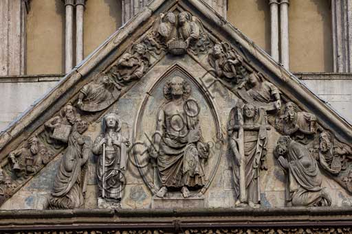 Ferrara, la Cattedrale dedicata a San Giorgio, facciata: particolare del timpano con "Giudizio Universale".
