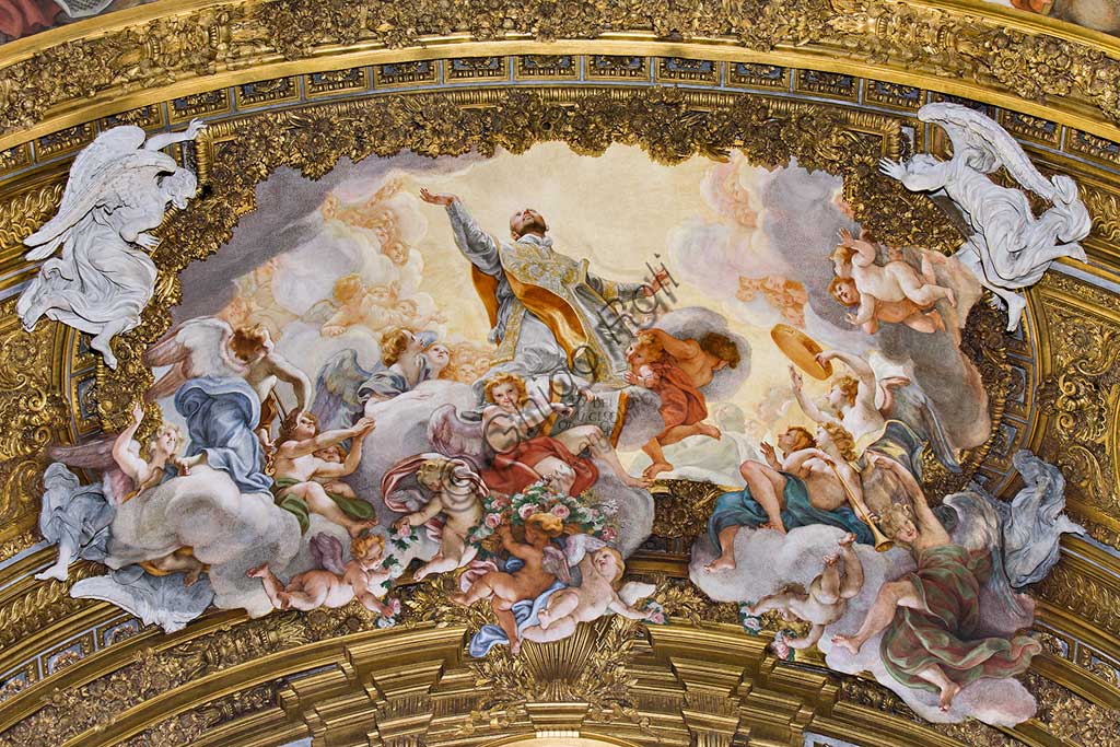 Church of Jesus, the interior: the vault of the chapel of St. Ignatius of Loyola (here buried) with "Glory di St. Ignatius", fresco by Baciccia (Giovan Battista Gaulli), 1679.