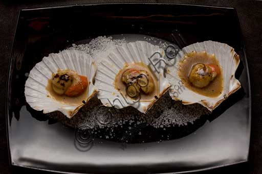 Venezia, Ristorante "Al Graspo de Ua":   capesante alla Besançon profumate alla liquirizia e cognac.