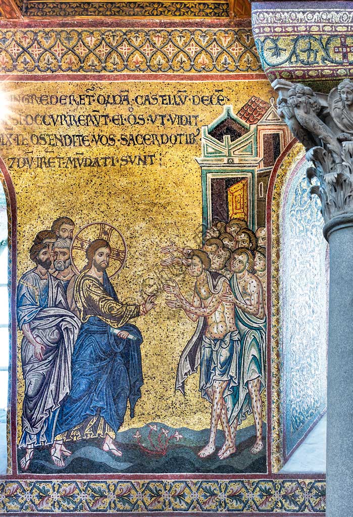 Monreale, Duomo: "Guarigione dei dieci lebbrosi", mosaico bizantino, Episodi della vita di Cristo, XII - XIII sec.Iscrizione latina: "IESUS CUM INGREDERETUR QUODDAM CASTELLUM DECEM VIRI LEPROSI OCCURRERUNT EI QUOS UT VIDIT DIXITOSTENDITE VOS SACERDOTIBUS ET DUM IRET MUNDATI SUNT" .