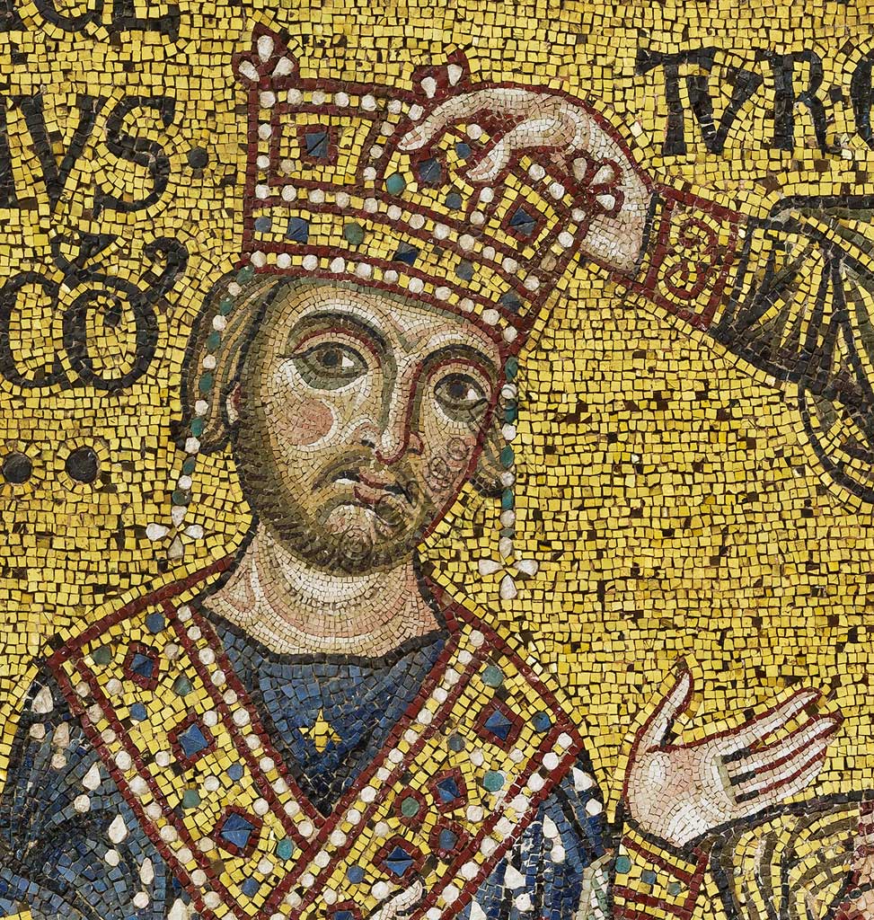 Duomo di Monreale, transetto: mosaico bizantino che raffigura Re Guglielmo II incoronato da Cristo.  Particolare di Re Gugliemo II.I mosaici del Duomo vennero eseguiti tra il XII e la metà del XIII secolo da maestranze in parte locali e in parte veneziane, formatesi alla scuola bizantina.