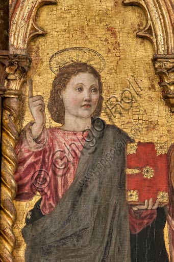 Modena, Galleria Estense: polittico su fondo oro "Incoronazione della Vergine e Santi", (1462 - 1466), tempera su tavola , cm. 288 x 220 , di Agnolo e Bartolomeo degli Erri. Dettaglio.