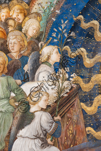  Spoleto, the Duomo (Cathedral of S. Maria Assunta), presbytery, apse bowl-shaped vault: "Coronation of Mary", fresco by Filippo Lippi, helped by Fra' Diamante and Pier Matteo d'Amelia, 1468-9. Detail with angels holding lilies, flowers which are the symbole of purity.