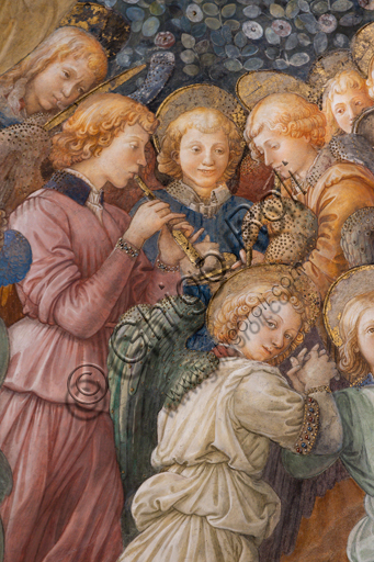  Spoleto, the Duomo (Cathedral of S. Maria Assunta), presbytery, apse bowl-shaped vault: "Coronation of Mary", fresco by Filippo Lippi, helped by Fra' Diamante and Pier Matteo d'Amelia, 1468-9. Detail with angels.