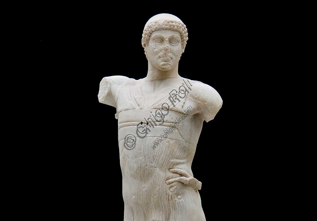 Isola di San Pantaleo, Mothia, Museo Whitaker:  l'Efebo di Mozia, statua in marmo del 450 a.C.-440 a.C. raffigurante un giovane, forse un auriga.