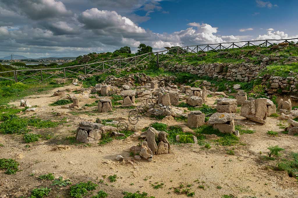 Isola di San Pantaleo, Mothia, Museo Whitaker: veduta del Tophet (santuario a cielo aperto).