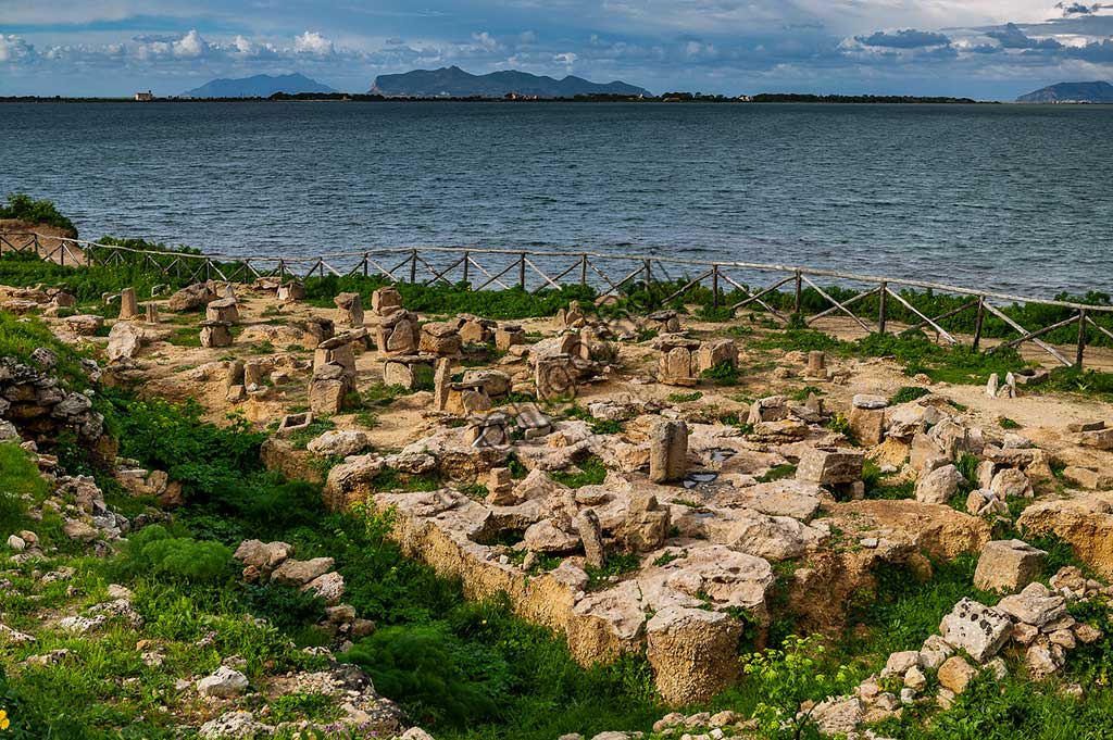 Isola di San Pantaleo, Mothia, Museo Whitaker: veduta del Tophet (santuario a cielo aperto).