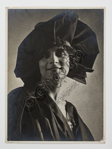 “The actress Maria Melato”, bromide silver gelatine by Marcello Dudovich.