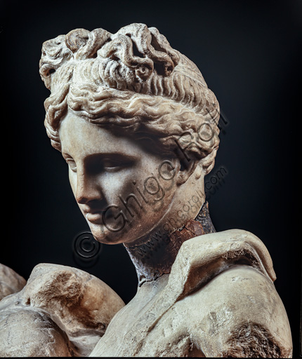 The Piccolomini Library: “The Graces”, marble sculpture, Roman Age. Detail.