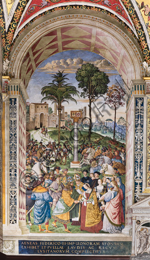 Libreria Piccolomini, parete sud-est: “Enea Silvio presenta Eleonora d’Aragona a Federico III, 24 febbraio 1452”, la quinta delle dieci storie riguardanti Enea Silvio Piccolomini, futuro papa Pio II, (1503 - 1508), affresco di Bernardino di Betto, detto il Pinturicchio.