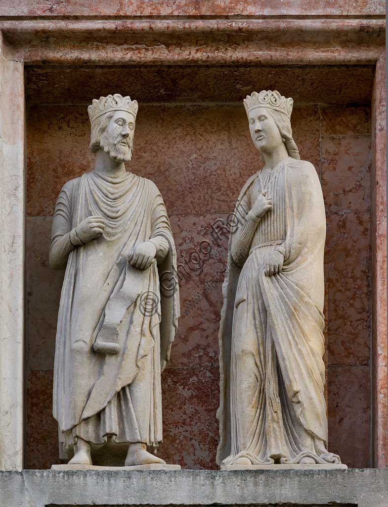 Parma, The Baptistery: "King Salomon meeting the Queen of Sheba".  Scupture in marble  by Benedetto Antelami and workshop.