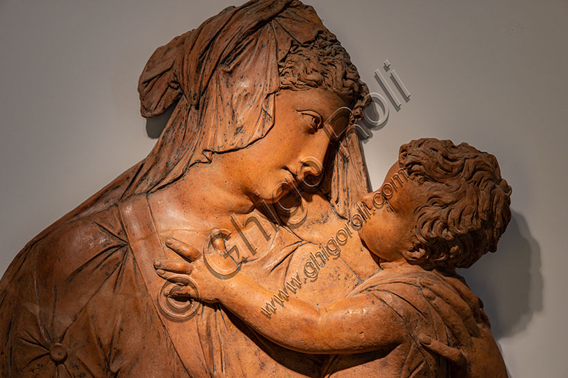 “Madonna and Infant Jesus”, by Jacopo Tatti, known as Sansovino, terracotta, half XV century. Detail.