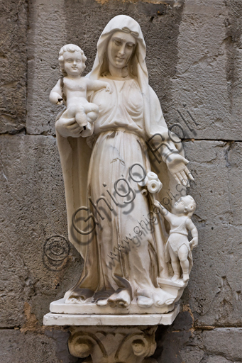 , Genoa, Duomo (St. Lawrence Cathedral, south side, the section between the bell tower and the doorway of St. Gotthard: "Madonna with Infant Jesus and Infat St. John offering flowers", (second quarter of XVII century).