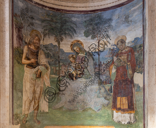 Spoleto, Duomo (Cattedrale di Santa Maria Assunta), navata destra, Cappella Eroli (1497): nell'absidiola, " Madonna col Bambino, il Battista e S. Stefano", affresco del PInturicchio  (Bernardino di Betto).