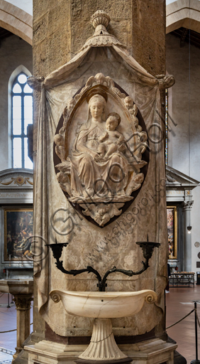 Basilica of the Holy Cross, right aisle: "Nursing Madonna", 1478, by Antonio Rossellino.