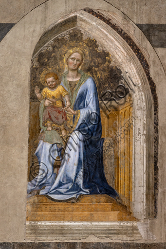  Orvieto,  Basilica Cathedral of Santa Maria Assunta (or Duomo), the interior: " Enthroned Madonna with Child and angels", By Gentile da Fabriano, 1425, fresco.