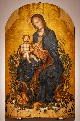 Perugia, Galleria Nazionale dell'Umbria: "Madonna in trono con Bambino e angeli", di Gentile da Fabriano, 1405 - 10, tempera su tavola. 