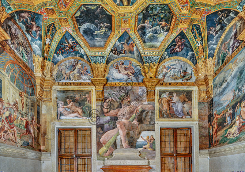 Mantua, Palazzo Te, Room of Psiche: view of the eastern wall.