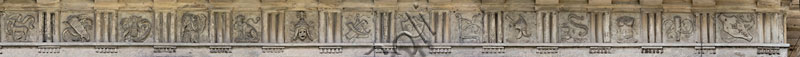 Mantova, Palazzo Te, fronte settentrionale: il fregio con metope raffiguranti le imprese gonzaghesche.