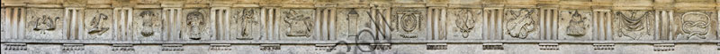 Mantua, Palazzo Te, northern front: the frieze with metopes depicting Gonzaga's deeds. 