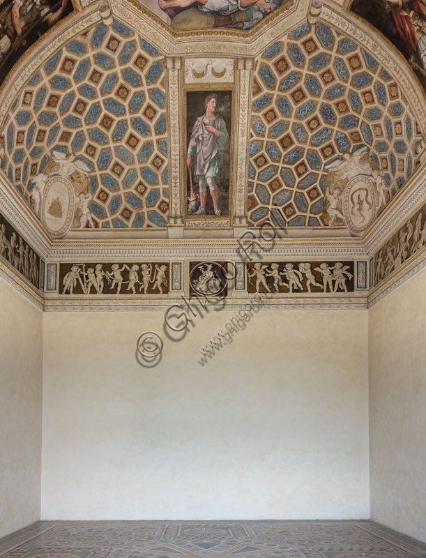 Mantova, Palazzo Te (residenza estiva dei Gonzaga), Camera degli Imperatori: veduta della camera con affresco che ritrae Giulio Cesare.