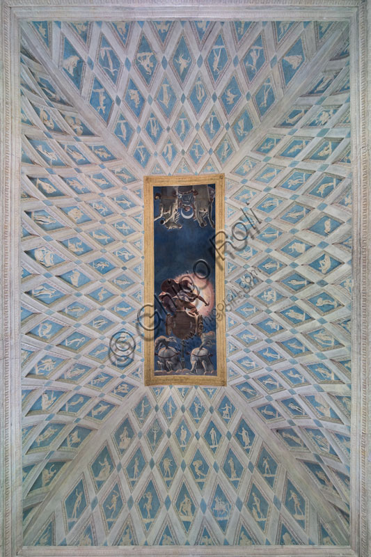 Mantova, Palazzo Te (Residenza estiva dei Gonzaga), Camera del Sole e della Luna: soffitto con raffigurazione dei carri del Sole e della Luna, condotti da Apollo e Diana. Affresco eseguito, su disegno di Giulio Romano, dal suo allievo, Francesco Primaticcio nel 1527 - 1528.