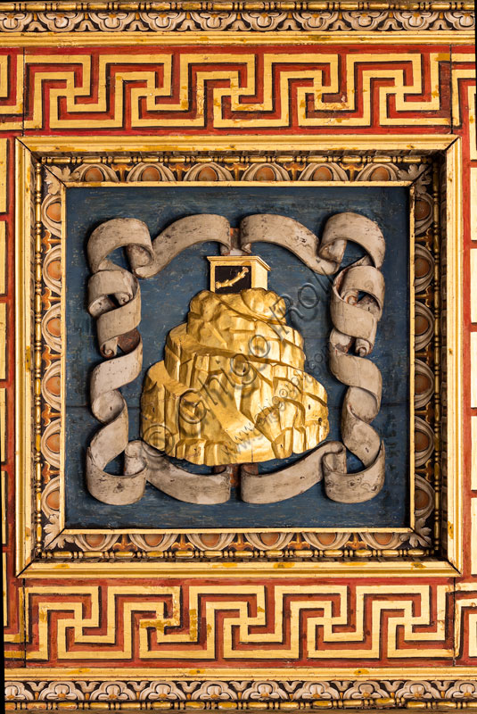  Mantua, Palazzo Te (Gonzaga's summer residence), Sala dei Cavalli (Hall of the Horses), the coffered ceiling: one of the 15 lacunars. This one represent the Mount Olympus device (emblem).