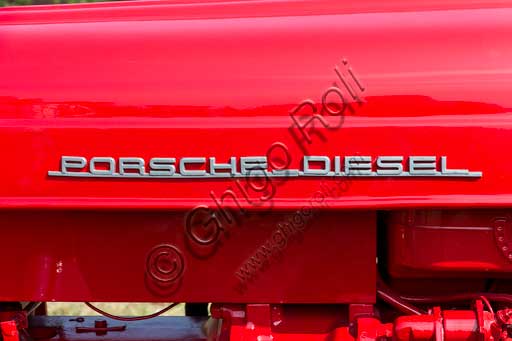 Trattore d'epoca. Particolare.Marca: Porsche Modello: JuniorAnno: 1962Alimentazione: gasolioNumero cilindri: 1Cilindrata: 1.600 ccPotenza: CV 15Caratteristiche: