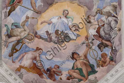 Maser, Villa Barbaro, Sala dell' Olimpo, volta, ottagono centrale:  l'Armonia  Universale attorniata  dagli  dei dell'olimpo: Giove con l'aquila, Marte, Apollo con la cetra, Venere, Mercurio con il caduceo, Diana con i cani, e Saturno.Affreschi del Veronese (Paolo Caliari), 1560 - 1561.