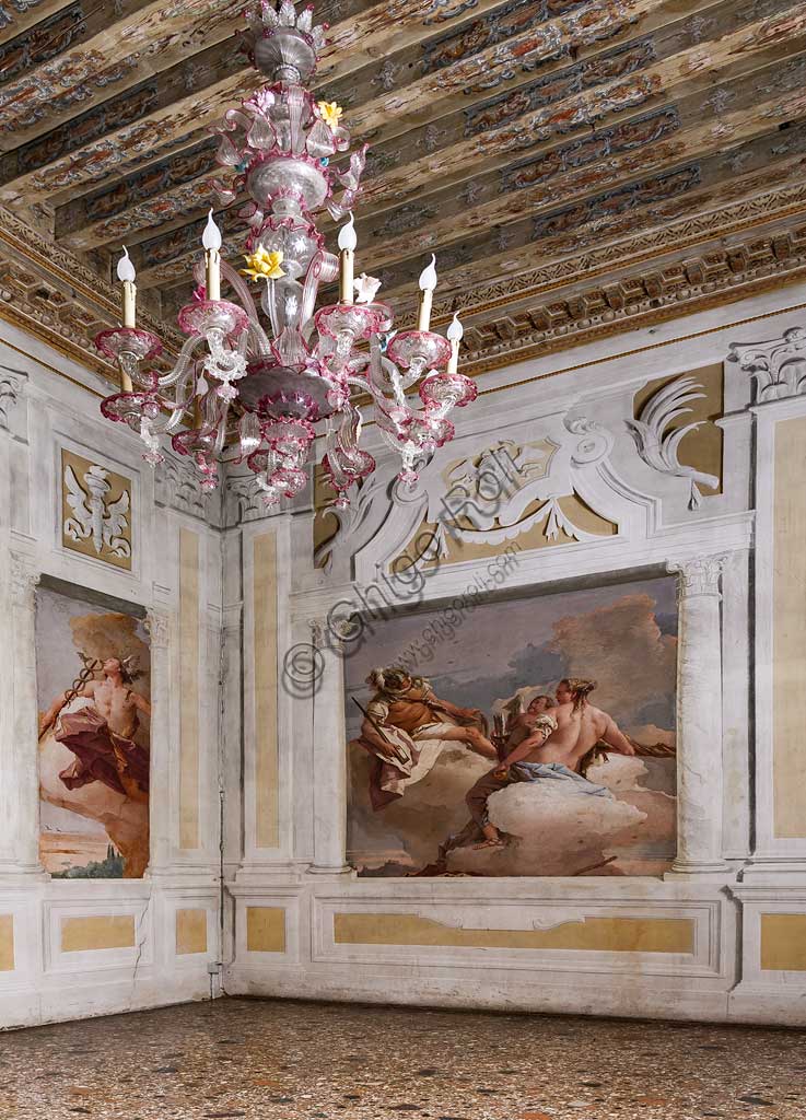 Vicenza, Villa Valmarana ai Nani, Guest Lodgings: view of the Room  of the Olympus. On the left, "Mercury". On the right "Mars, Venus and Eros", frescoes by Giambattista Tiepolo, 1757.