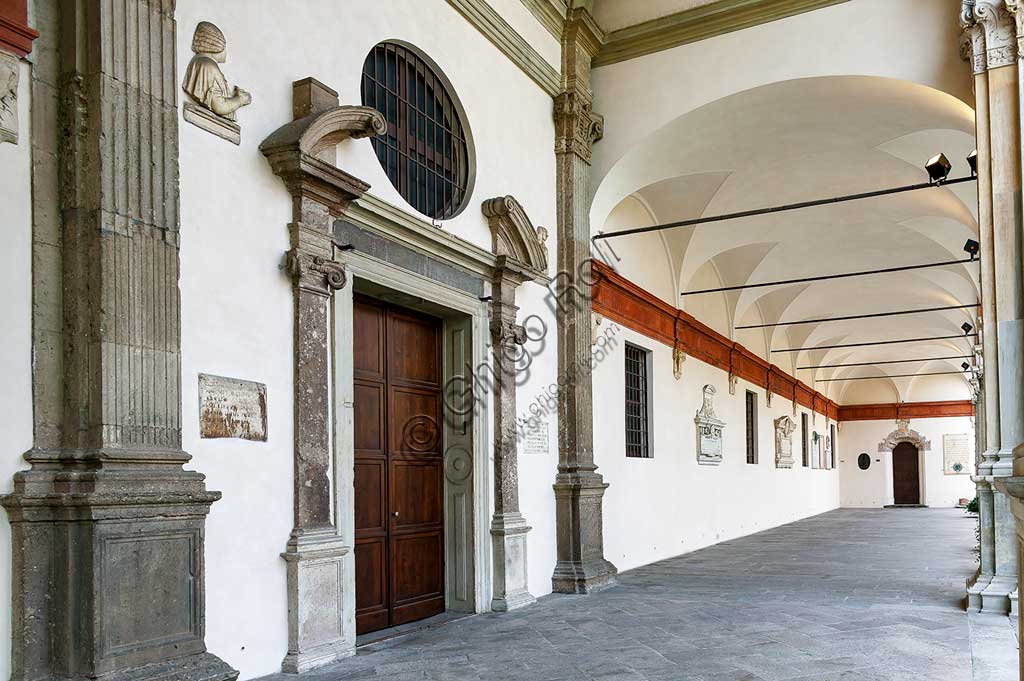 MIlano, Basilica di S. Ambrogio: il portico della canonica.