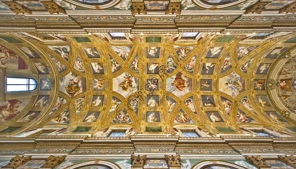 Milano, Certosa, interno: la volta della navata centrale, con affreschi di Daniele Crespi (il sacrificio di Isacco, Maria Maddalena portata in cielo dagli angeli, San Giovanni Battista e l’Ascensione di Gesù al cielo; 1629).