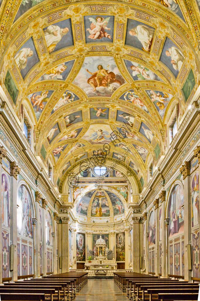 Milano, Certosa, interno: veduta della navata centrale.
